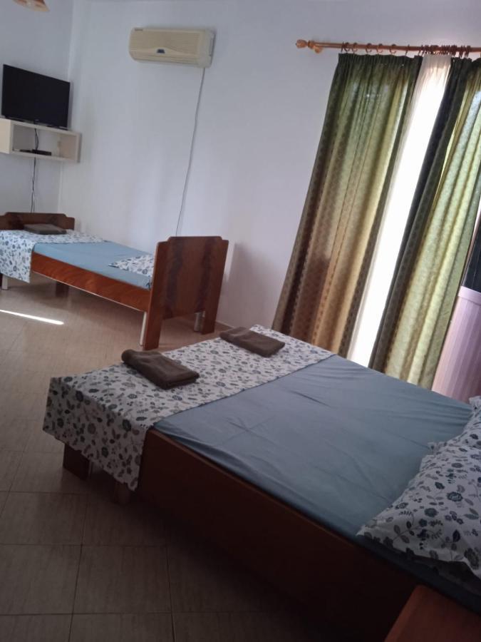 Hotel Moris Kryemëdhej Екстериор снимка