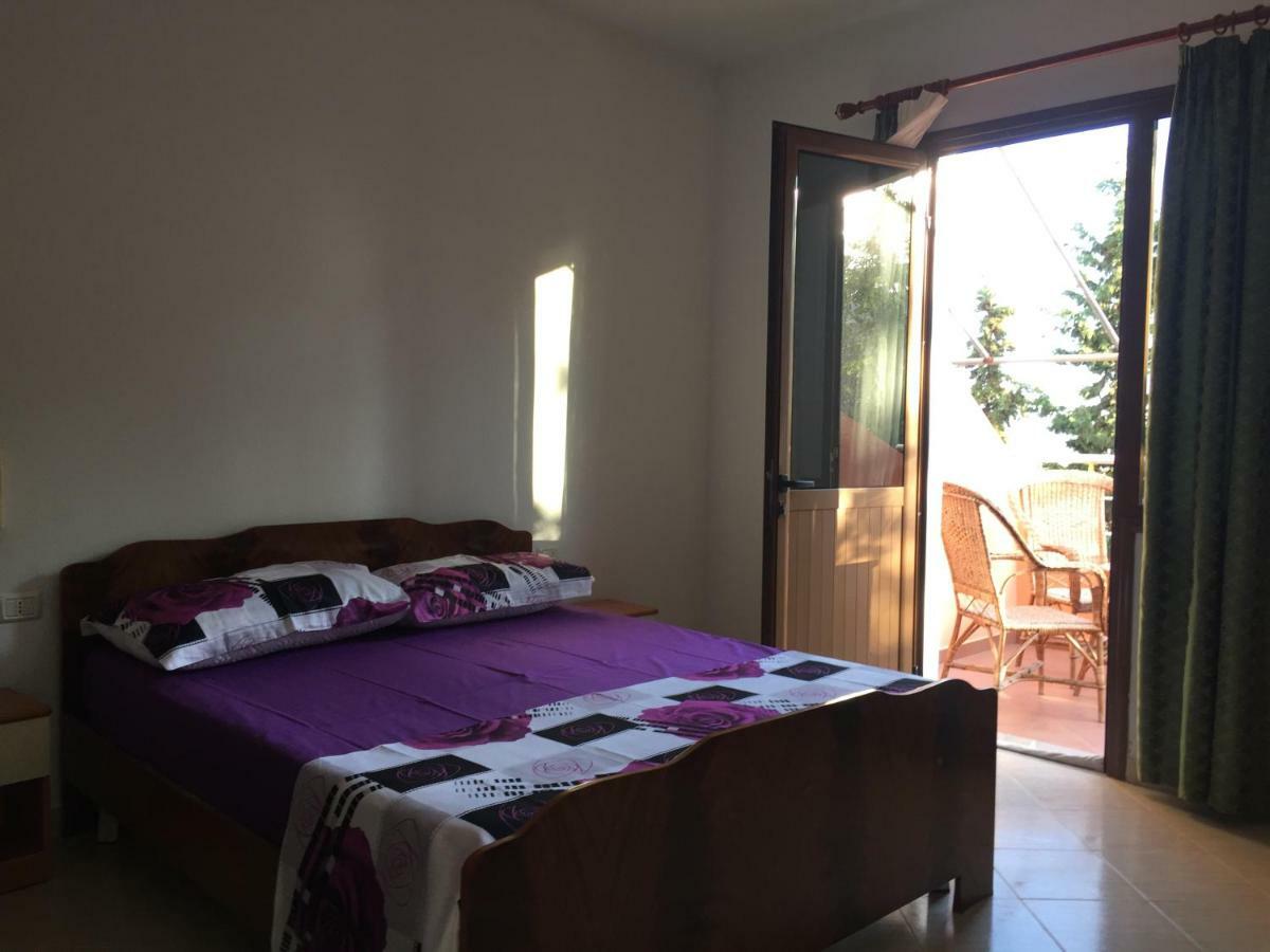 Hotel Moris Kryemëdhej Екстериор снимка