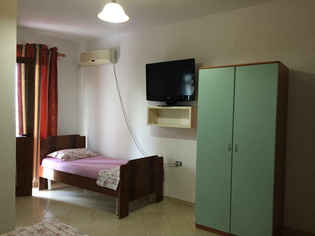Hotel Moris Kryemëdhej Екстериор снимка