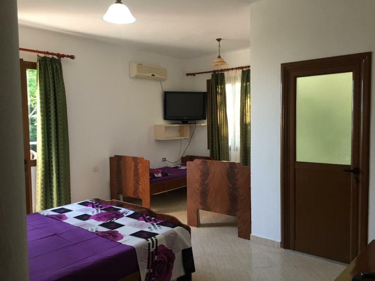 Hotel Moris Kryemëdhej Екстериор снимка