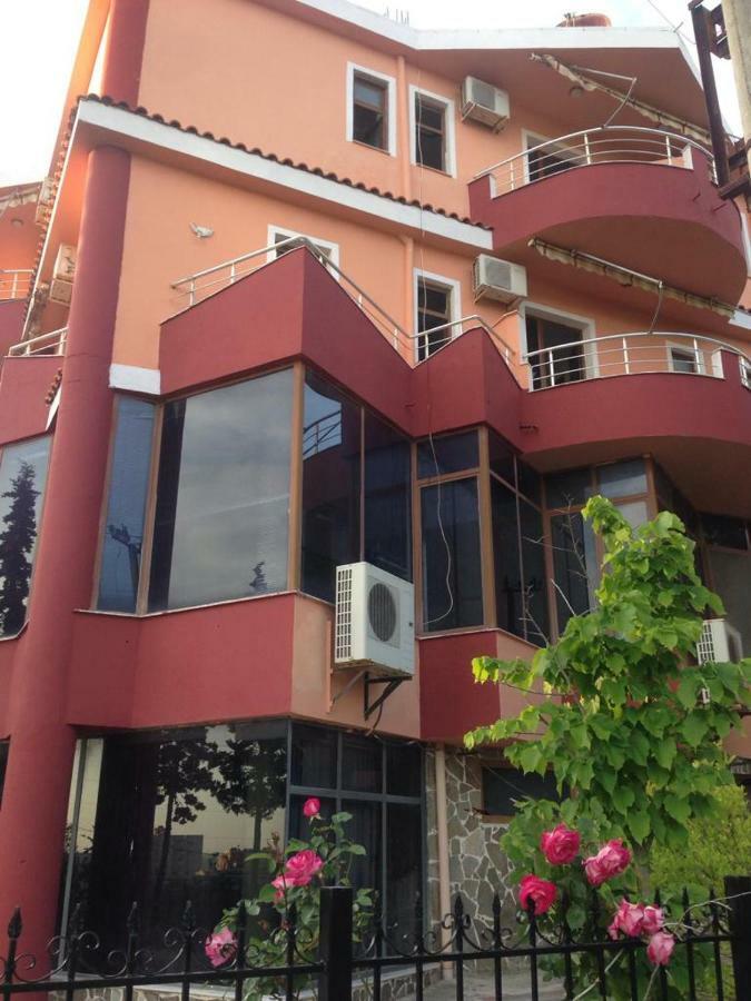 Hotel Moris Kryemëdhej Екстериор снимка