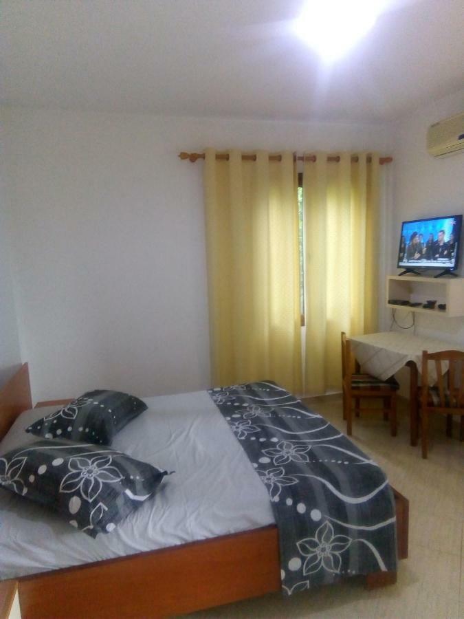 Hotel Moris Kryemëdhej Екстериор снимка